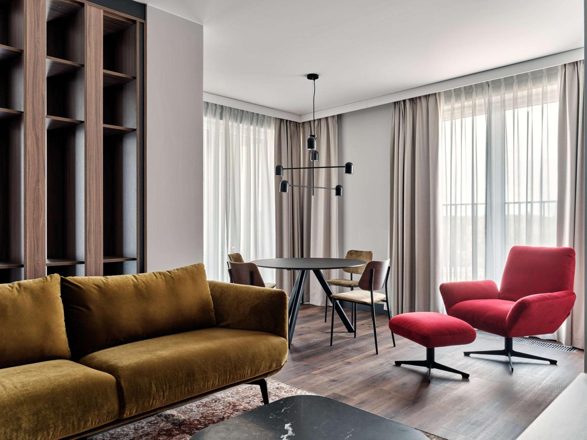 Radisson Red & Radisson Red Apartments, Hotel 4*
