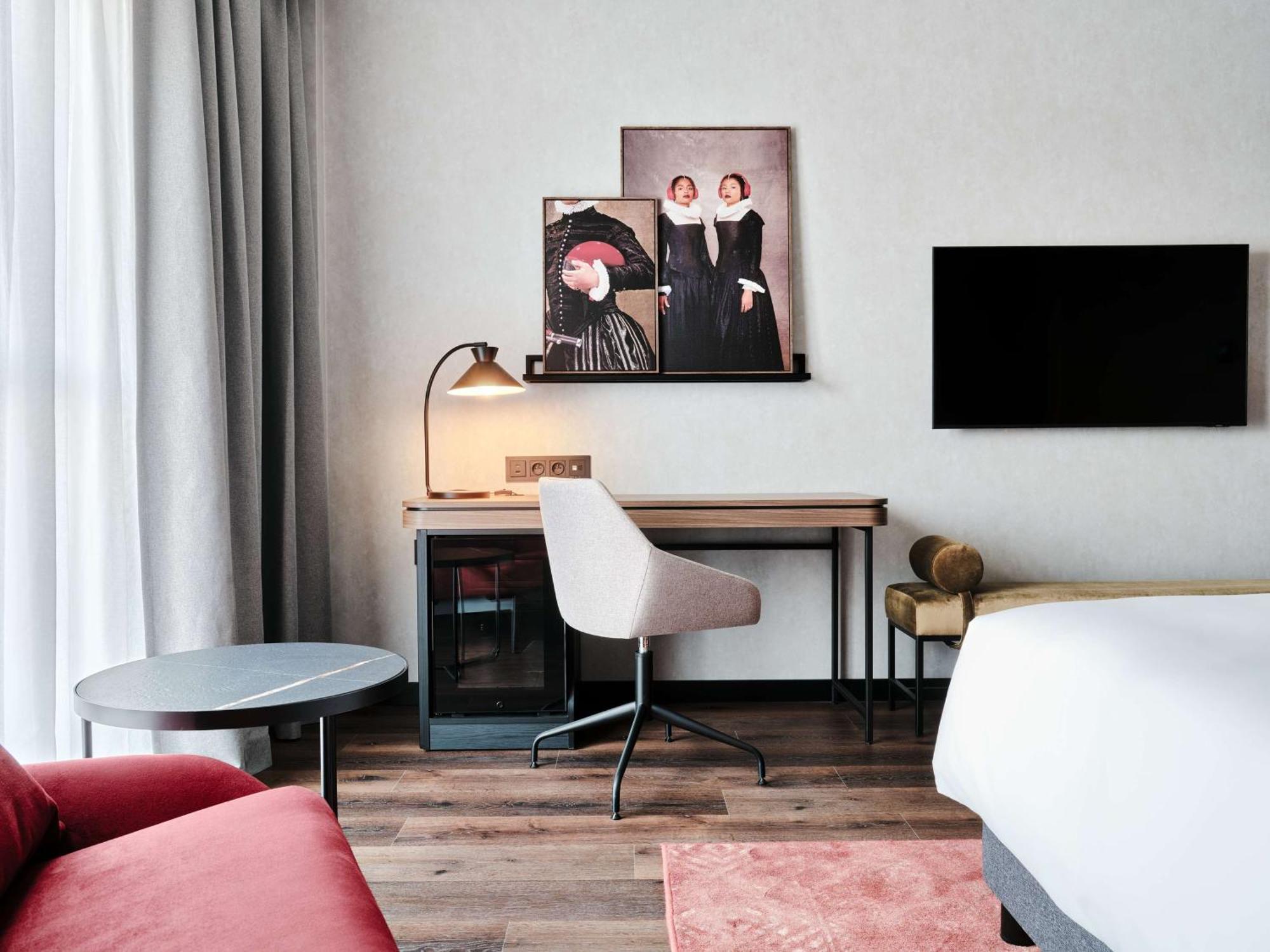 Radisson Red & Radisson Red Apartments, Kraków